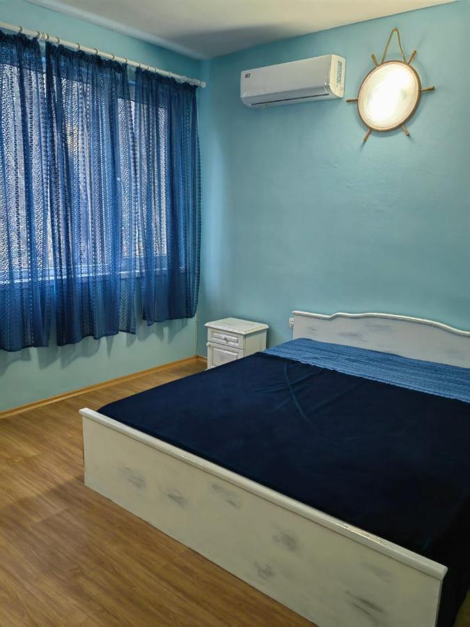 Хотел Тримата Мускетари فارنا المظهر الخارجي الصورة